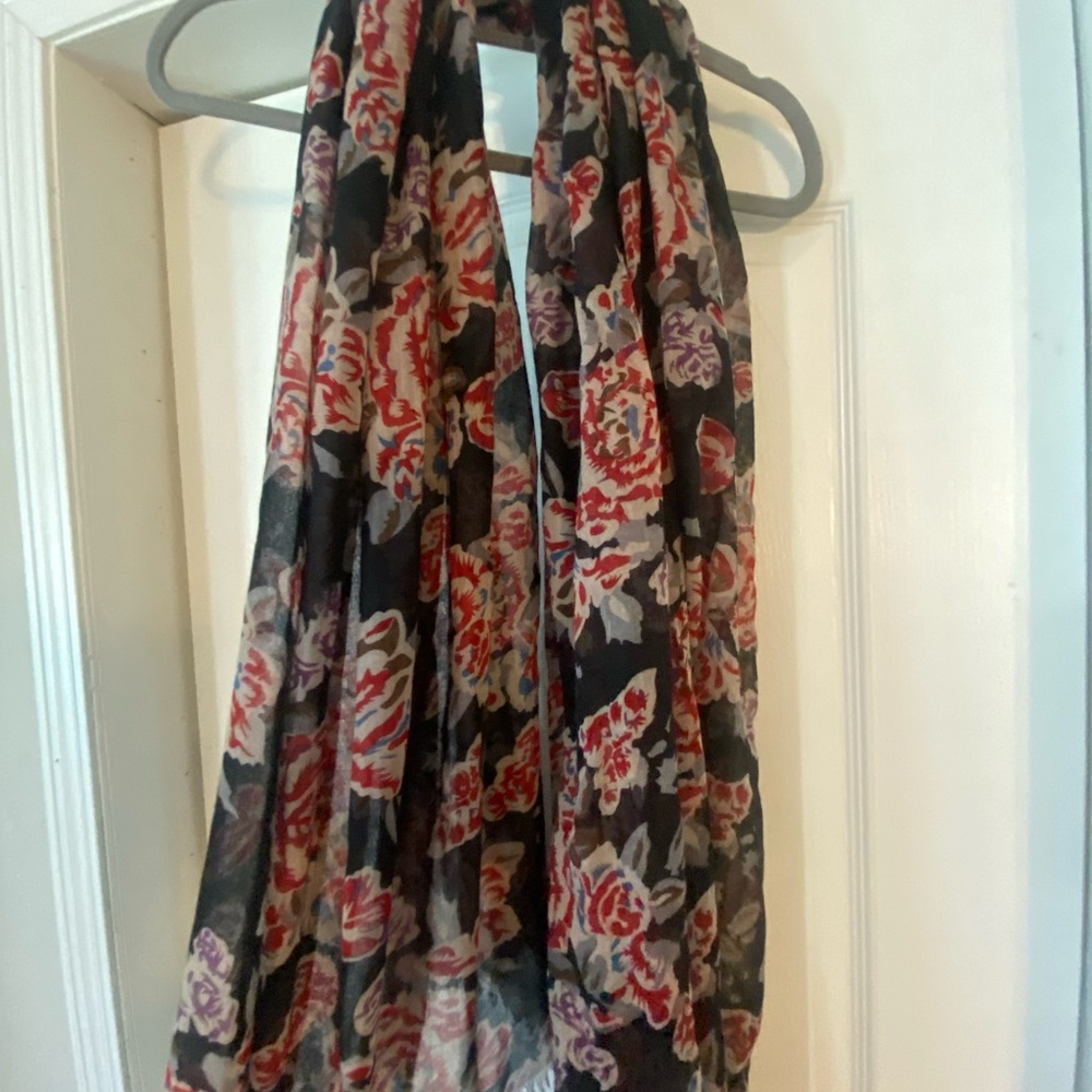 Floral Patterned Scarf - Red and Black